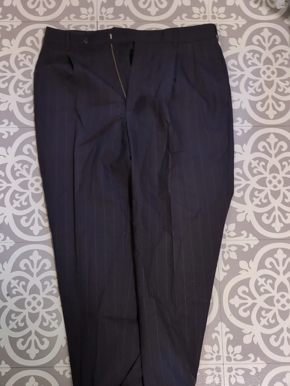 VTG BURBERRYS Men’s 2PC Suit 42R 36x29 Navy Blue Pinstripe Pure Wool USA Made